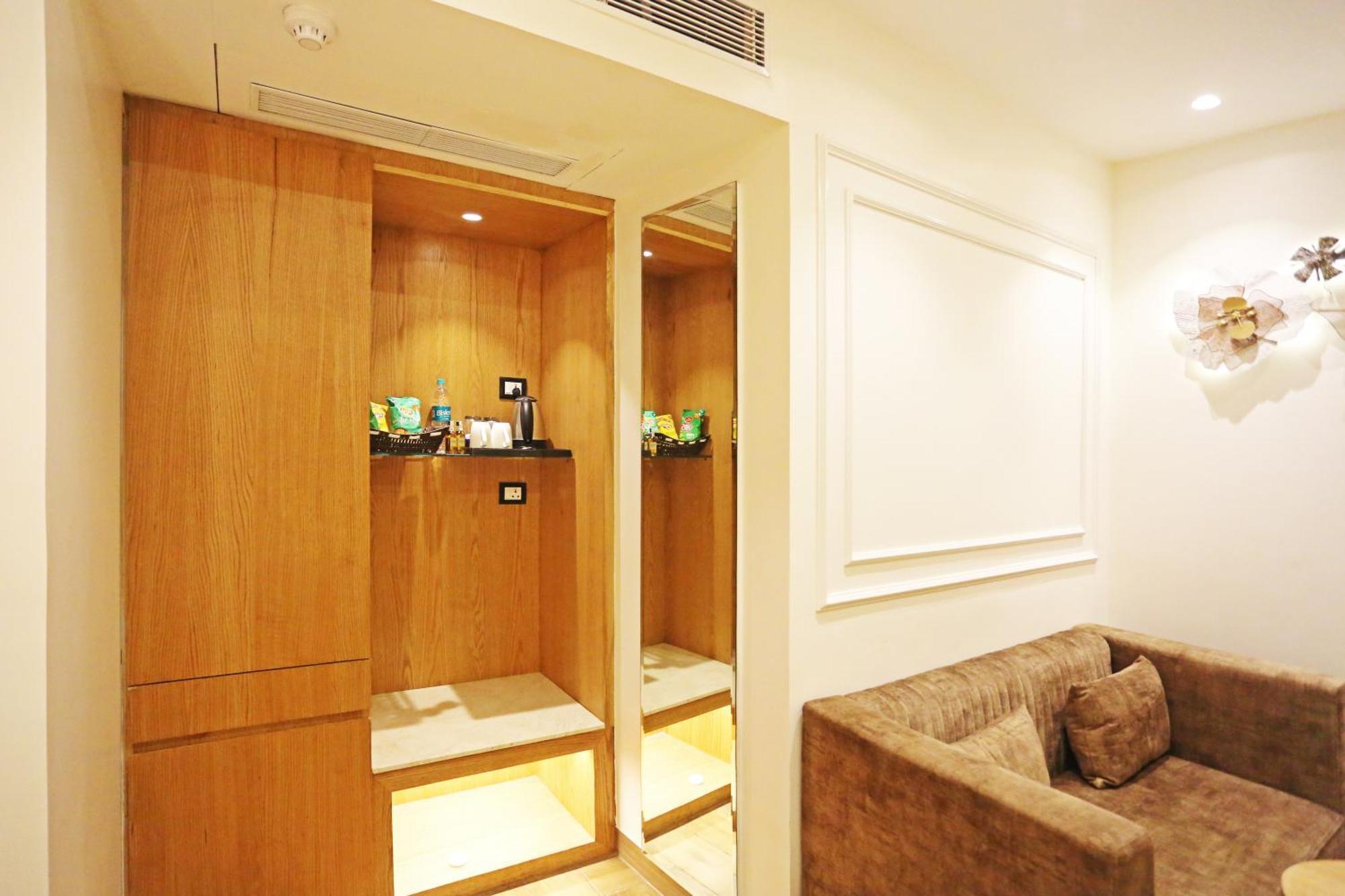 Jrd Luxury-Business Hotel Új-Delhi Kültér fotó