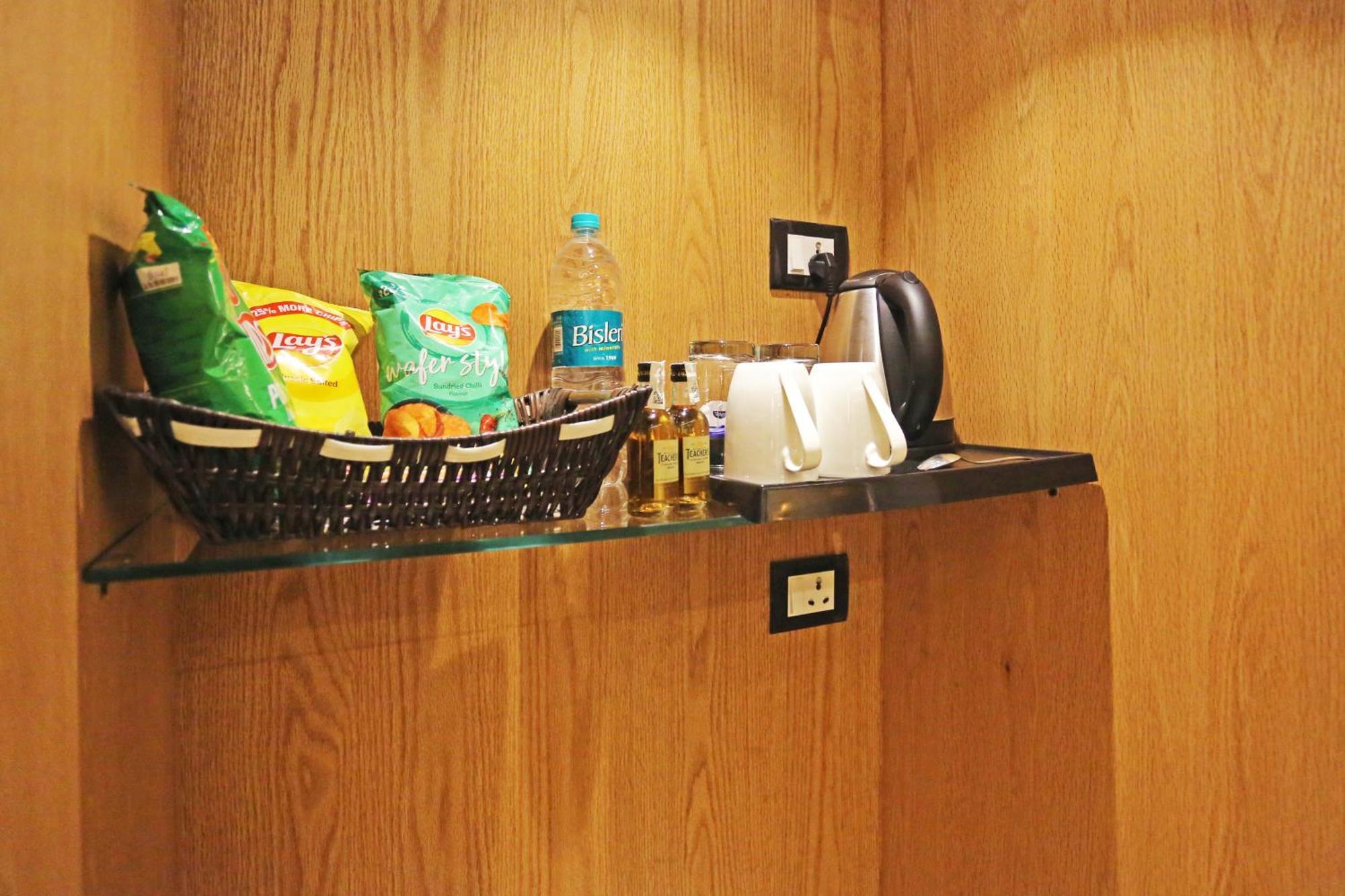 Jrd Luxury-Business Hotel Új-Delhi Kültér fotó
