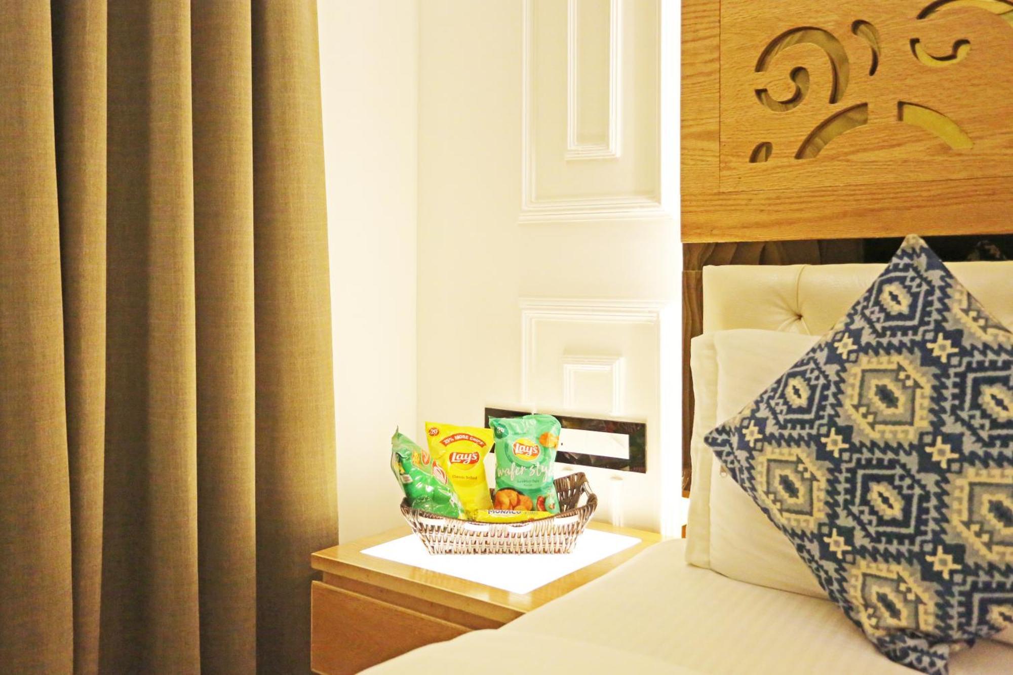 Jrd Luxury-Business Hotel Új-Delhi Kültér fotó