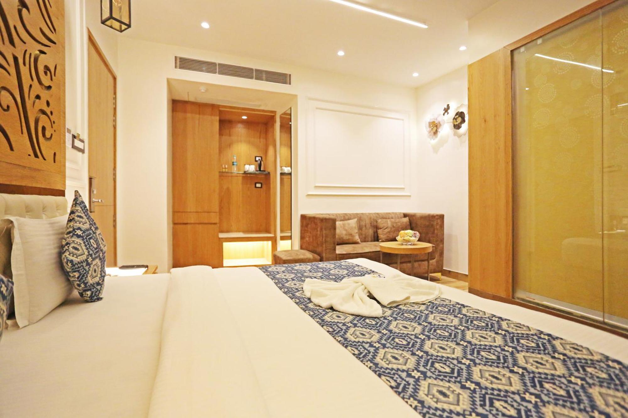 Jrd Luxury-Business Hotel Új-Delhi Kültér fotó