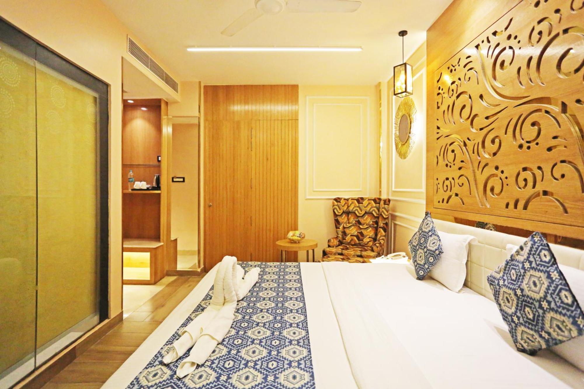 Jrd Luxury-Business Hotel Új-Delhi Kültér fotó