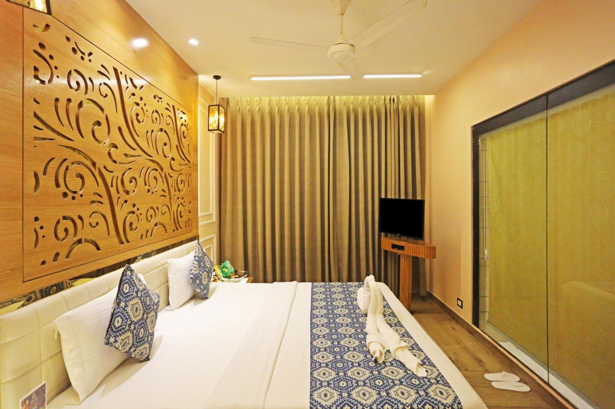 Jrd Luxury-Business Hotel Új-Delhi Kültér fotó