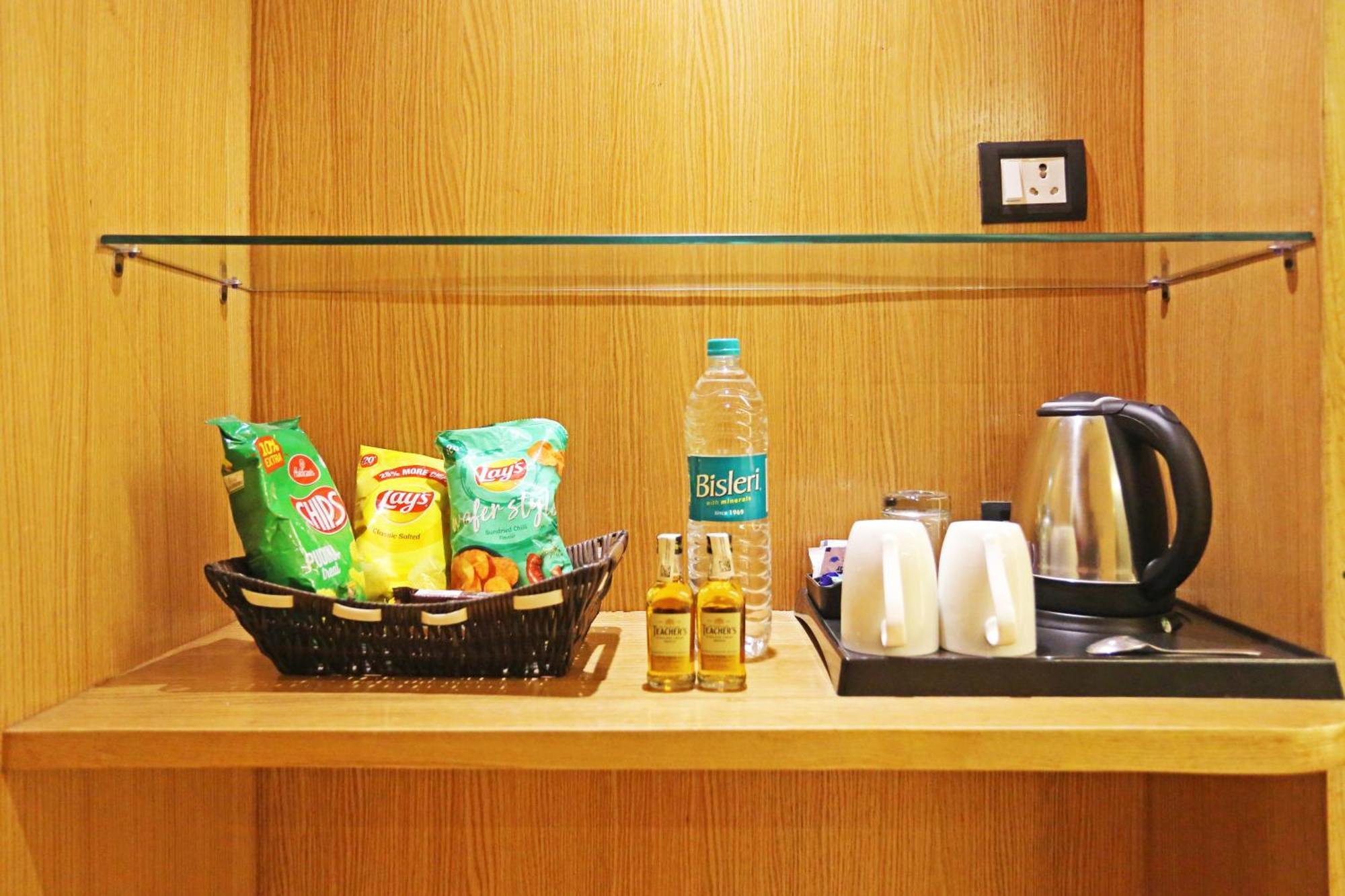 Jrd Luxury-Business Hotel Új-Delhi Kültér fotó