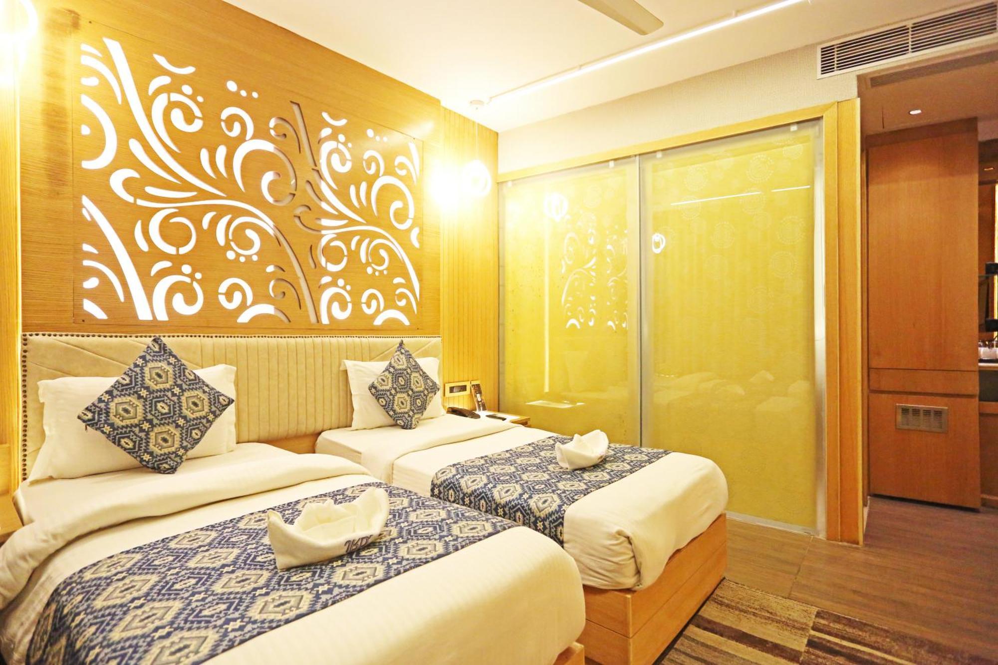 Jrd Luxury-Business Hotel Új-Delhi Kültér fotó