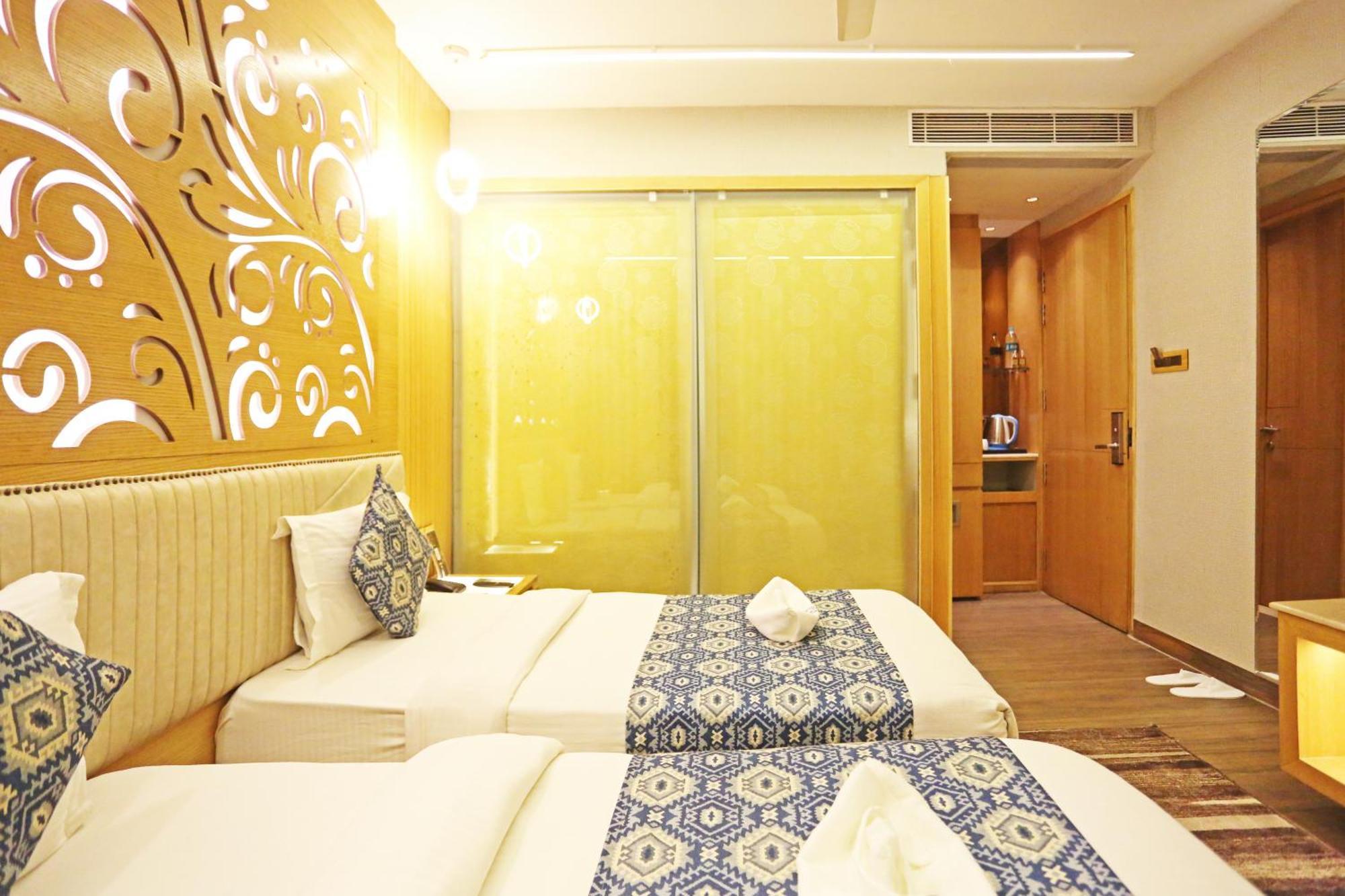 Jrd Luxury-Business Hotel Új-Delhi Kültér fotó