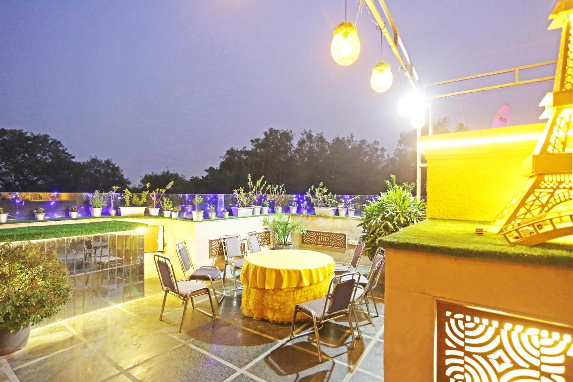 Jrd Luxury-Business Hotel Új-Delhi Kültér fotó