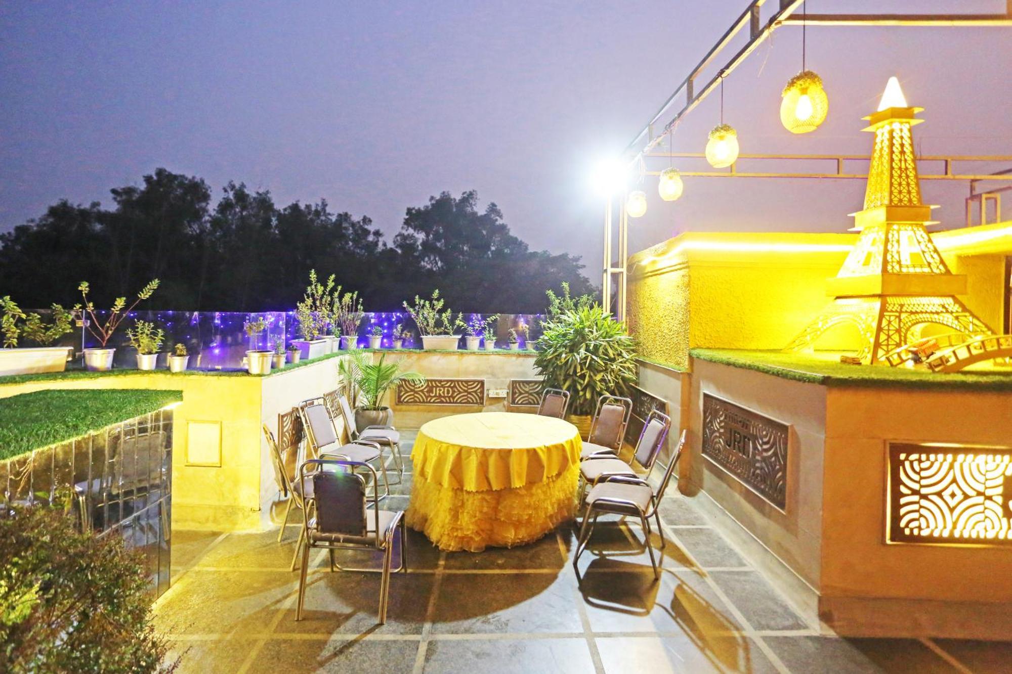 Jrd Luxury-Business Hotel Új-Delhi Kültér fotó