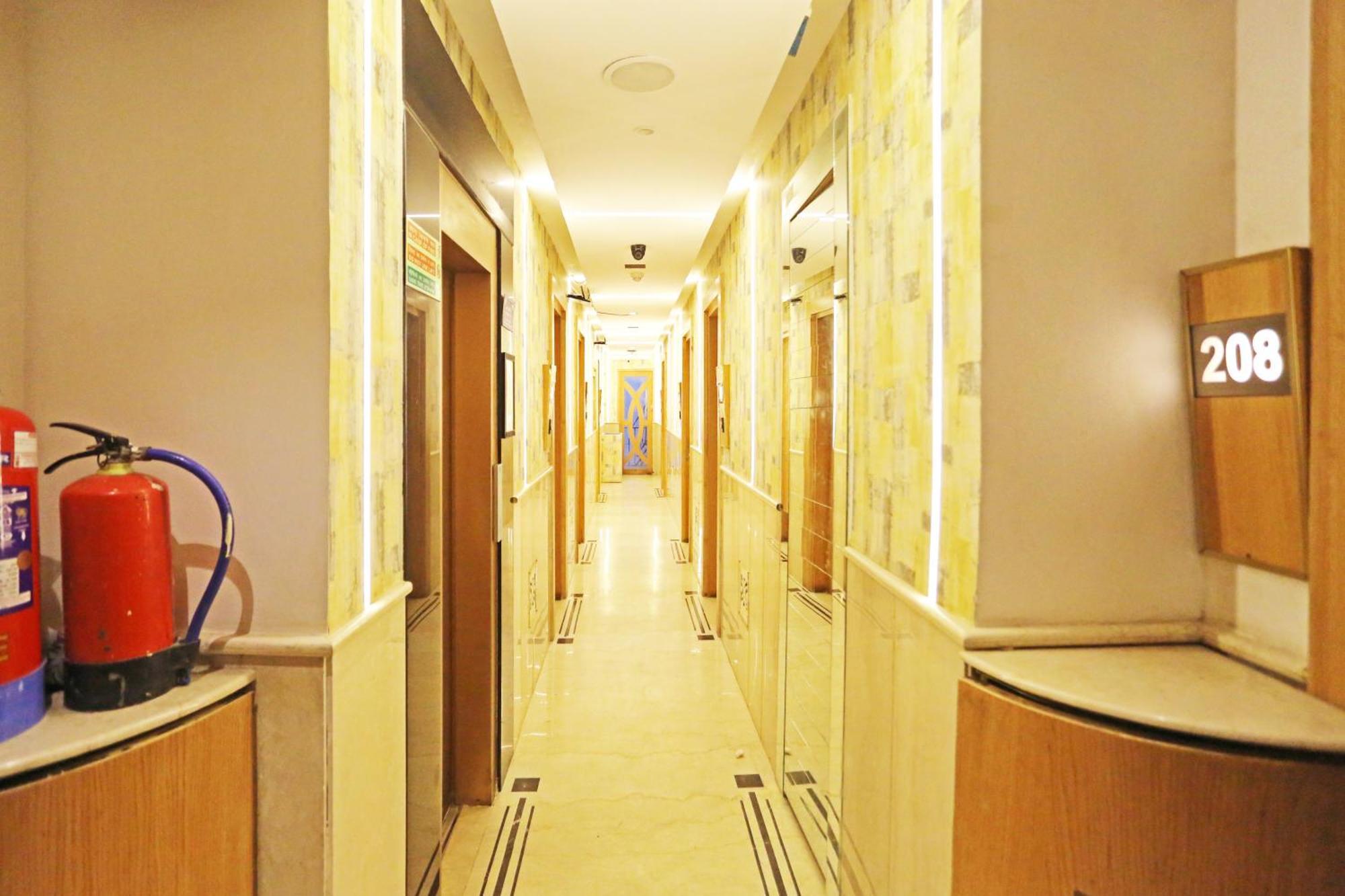 Jrd Luxury-Business Hotel Új-Delhi Kültér fotó