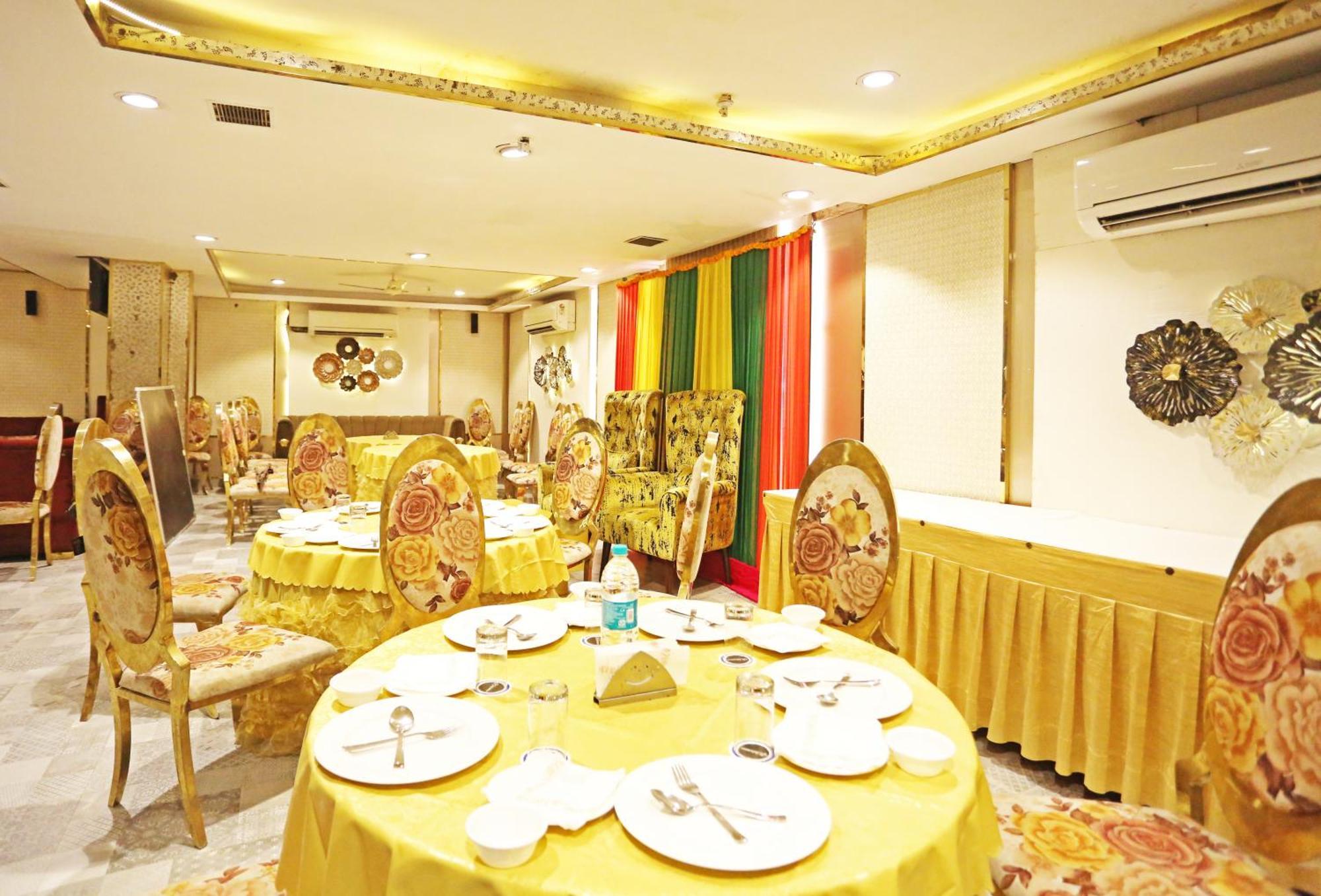 Jrd Luxury-Business Hotel Új-Delhi Kültér fotó